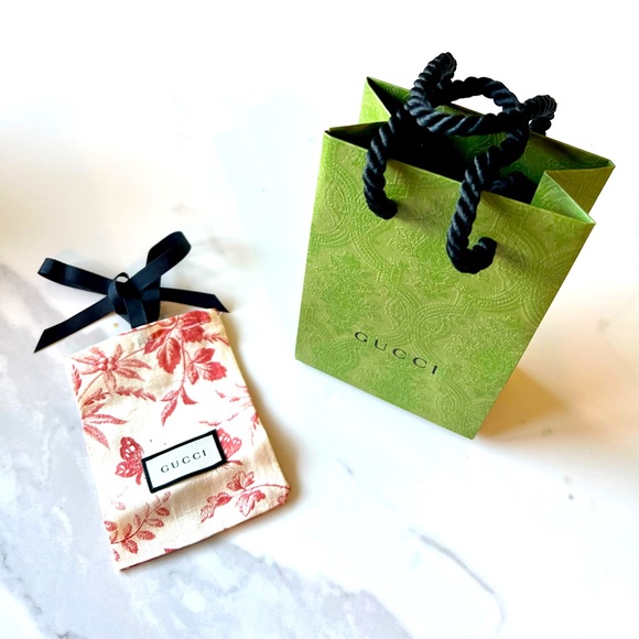 New - Authentic Gucci pouch with gift box - Picture 1 of 3